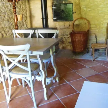 Casa de Férias With One Bedroom In With Shared Pool Furnished Terrace And Wifi Proupiary