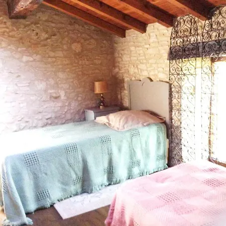 With One Bedroom In With Shared Pool Furnished Terrace And Wifi * Proupiary